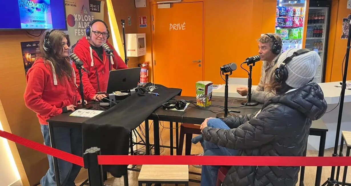 L'équipe de Medialab Factory en direct radio pour le Xplore Alpes Festival.